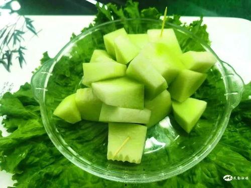 吃蜜瓜特写,夏日味蕾盛宴